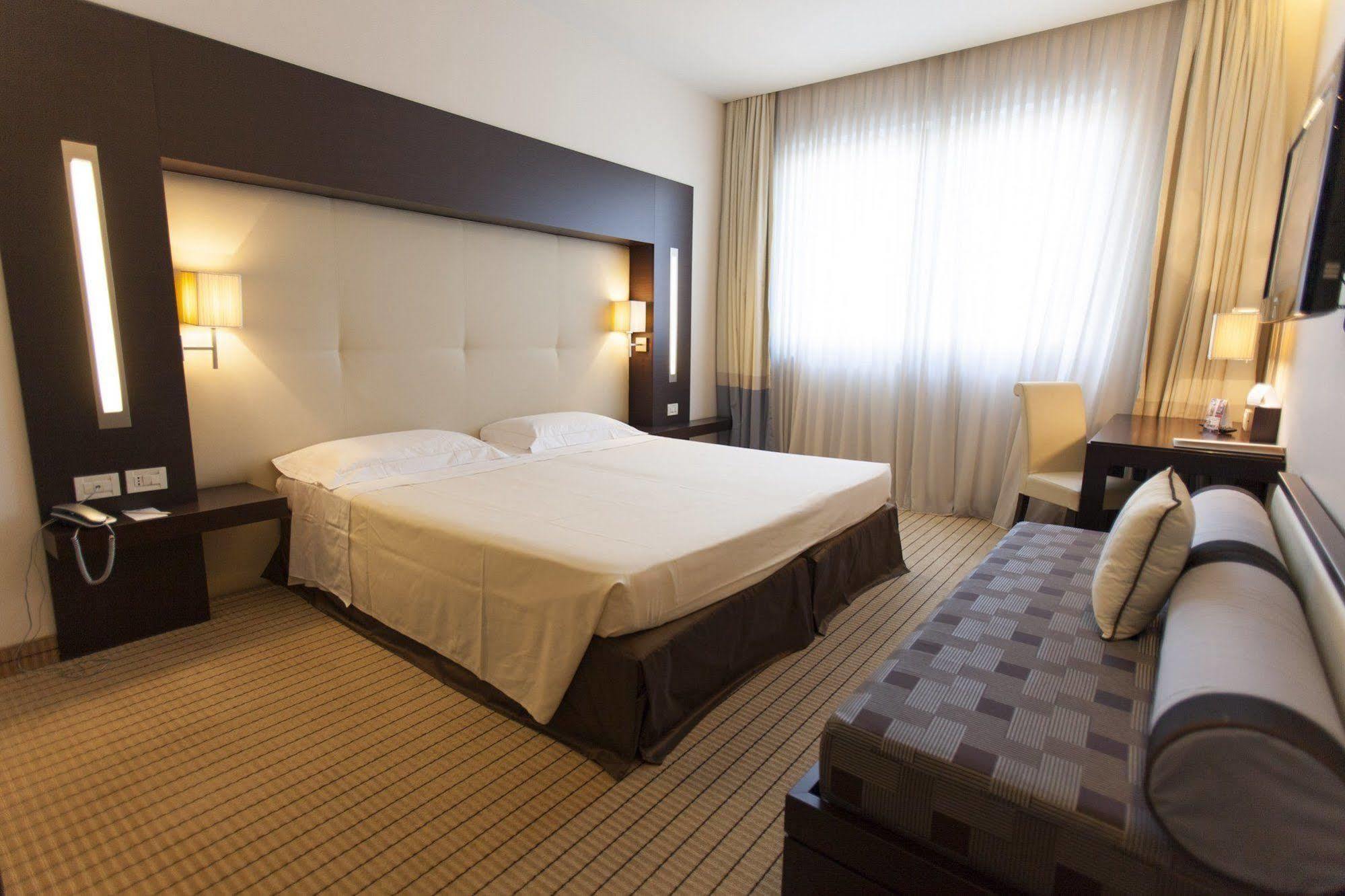 Hotel & Residence 빌라발톨로미야 외부 사진